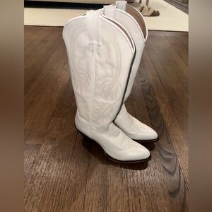 White cowgirl boots